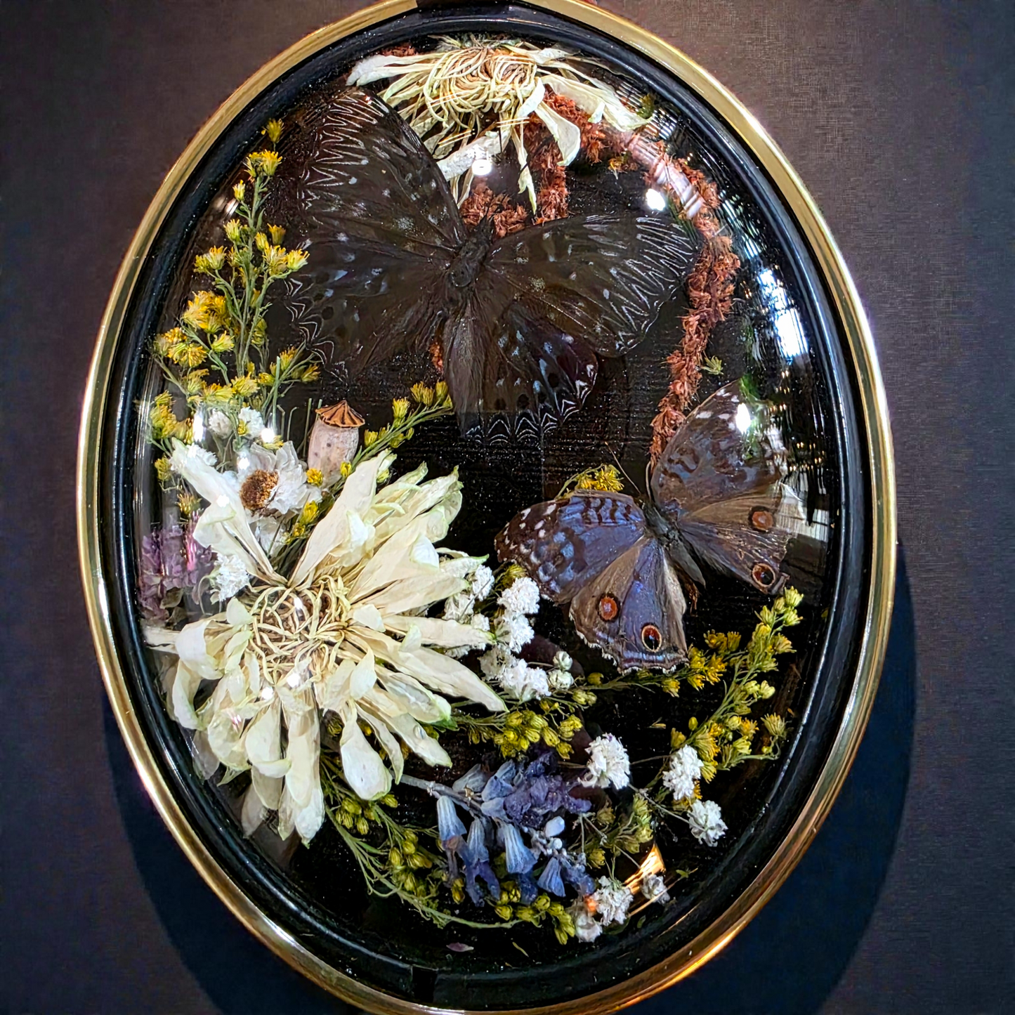 Small Vintage Bubble Frame with Butterflies and Flowers