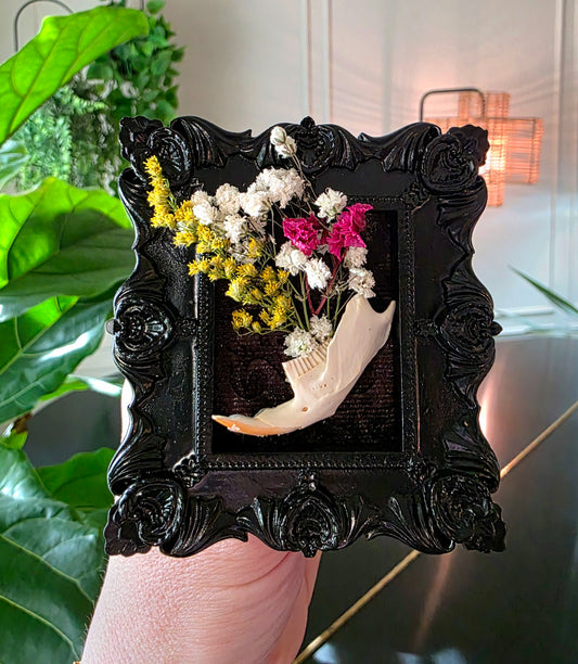 Mini Muskrat and Flowers Frame (F)